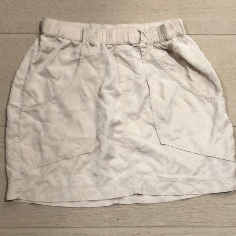Nectar beige short skirt